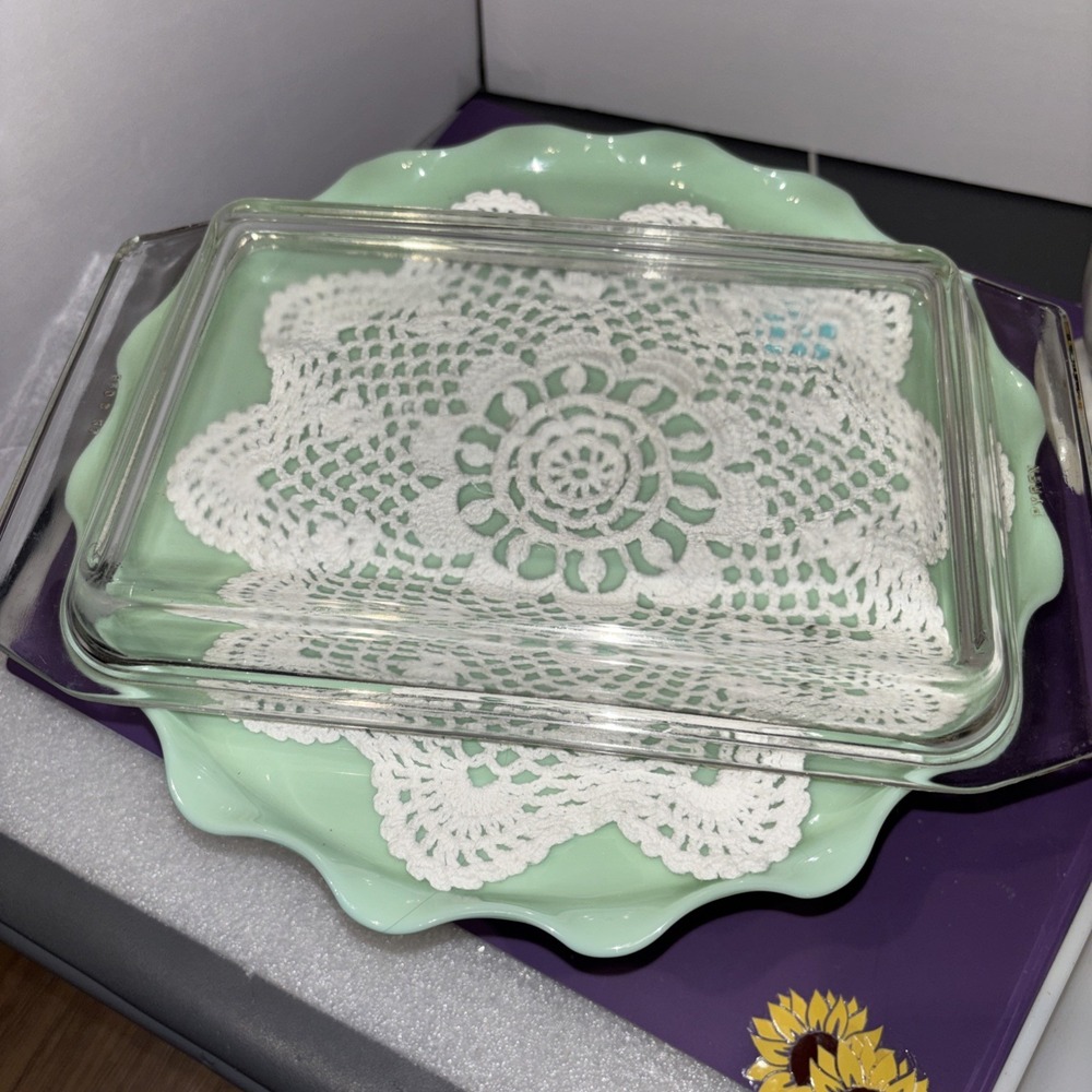VINTAGE PYREX 575 - B 2 QT. SNOWFLAKE PATTERN  CASSEROLE DISH WITH 550 - C LID - Picture 11 of 14